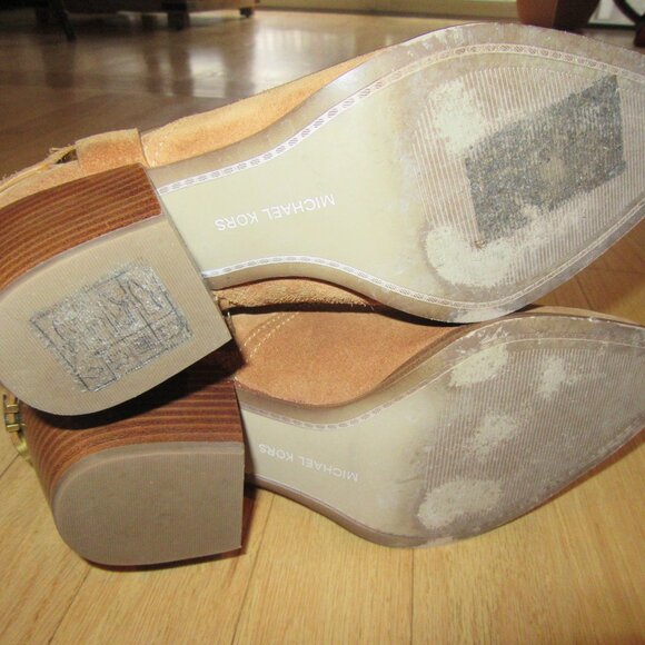 MICHAEL KORS WOMENS ANKLE BOOTS/SUEDE/COWBOY/WESTERN/TAN/SIDE ZIP/SIZE 7.5M! - Picture 7 of 9